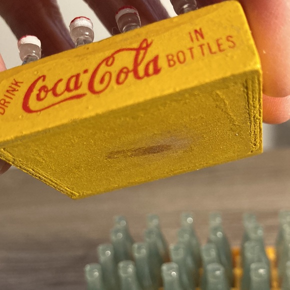 Miniature Coca Cola box with tiny bottles collector - Picture 14 of 17